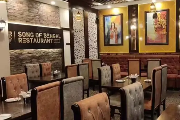 Dining at Hotel Pulin Puri