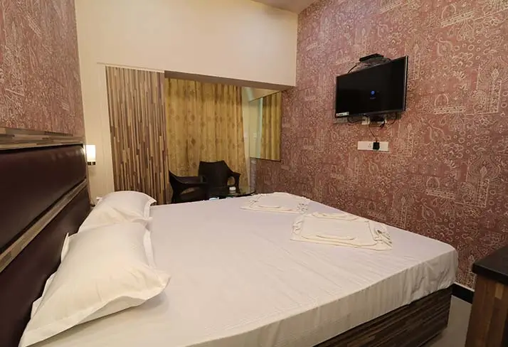 Ac Luxury Room Window Facing (Double Bed)